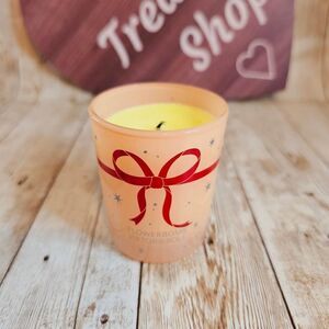 Viktor & Rolf FlowerBomb parfumed scented candle